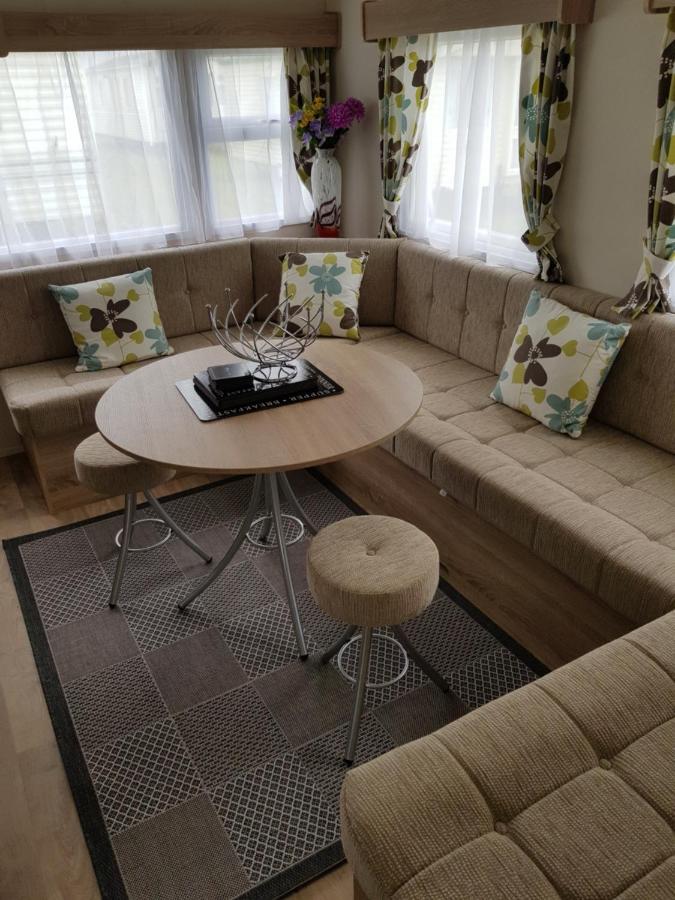 Delta Santana Apartment Looe Luaran gambar